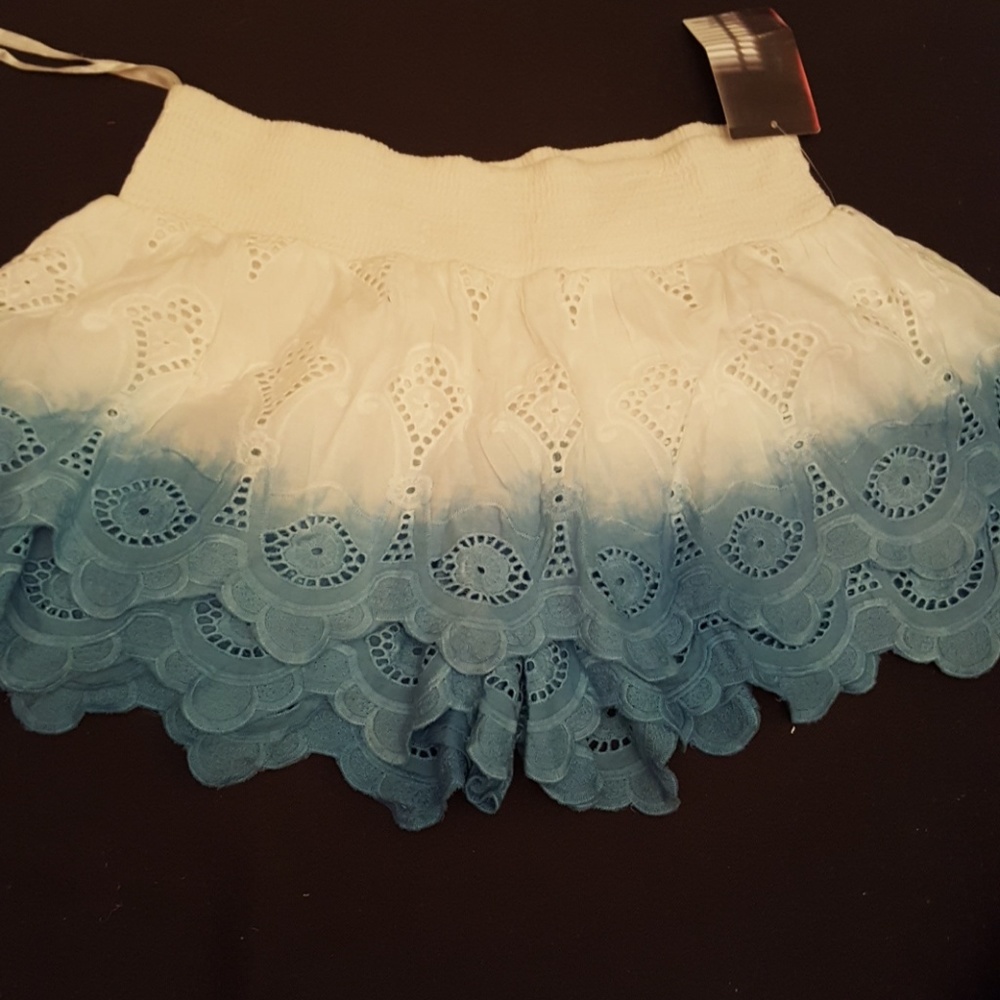 Staring at Stars shorts. Sz small